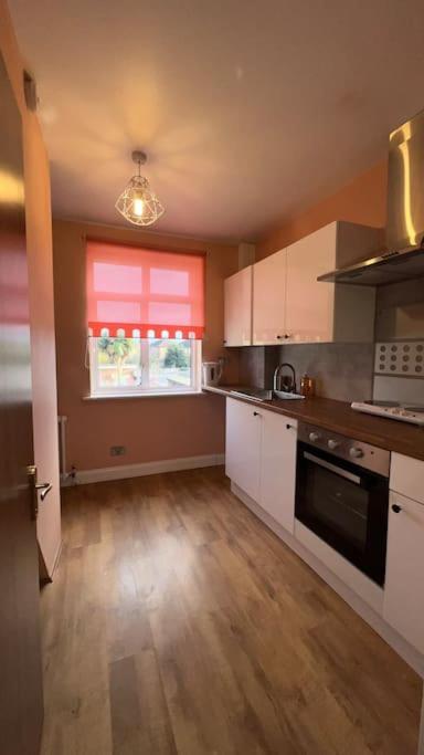 Palaz 6 - 2 Bedroom Flat Edmonton Bagian luar foto